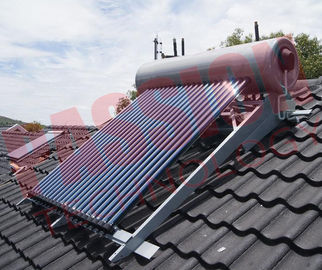 Integrierter unter Druck gesetzter Dachspitzen-Solarwarmwasserbereiter-Silber-äußerer Stahlbehälter
