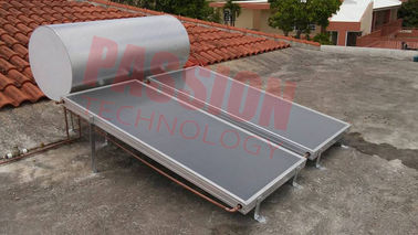 Silberner Fluorcarbon-Art Flachplatten-Solarwarmwasserbereiter, unter Druck gesetztes Heizsystem